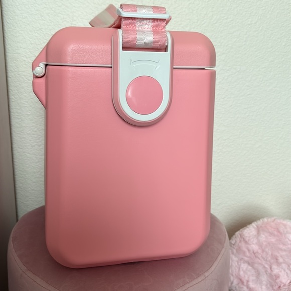 Igloo Pink cooler - Picture 4 of 10
